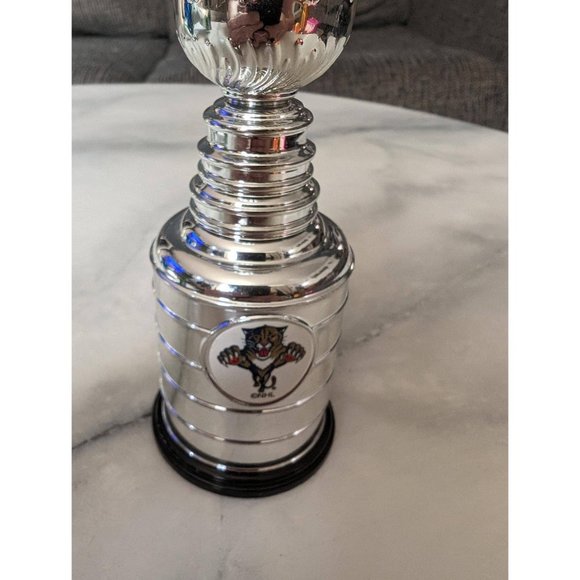 Vintage 1999 Labatts Blue Collectors Mini Stanley Cups - Picture 5 of 5